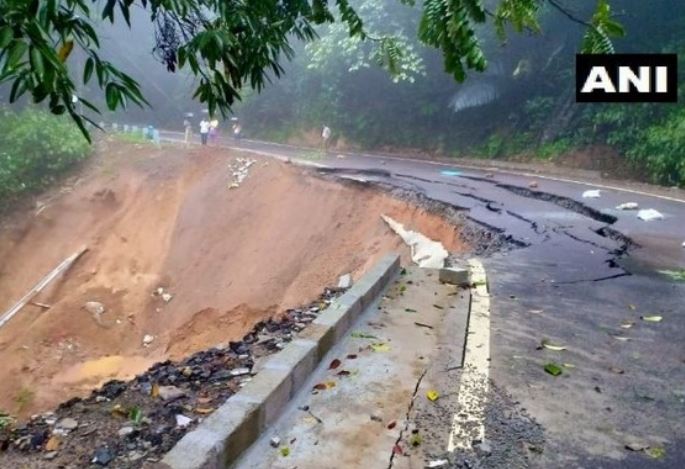 कर्नाटक में लैंडस्लाइड से तबाही, एक परिवार के पांच लोगों समेत 7 की मौत